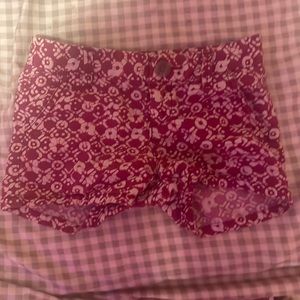 Old Navy size 7 in lids flower Maroon print